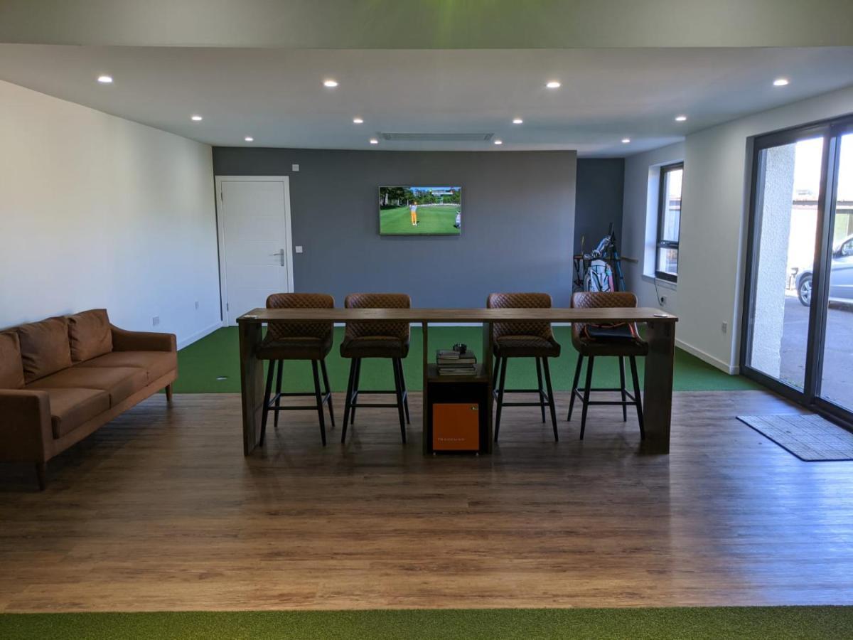 Golfers Dream Guest Suite With Onsite Golf Studio Available For Booking By Guests Strathkinness Екстериор снимка